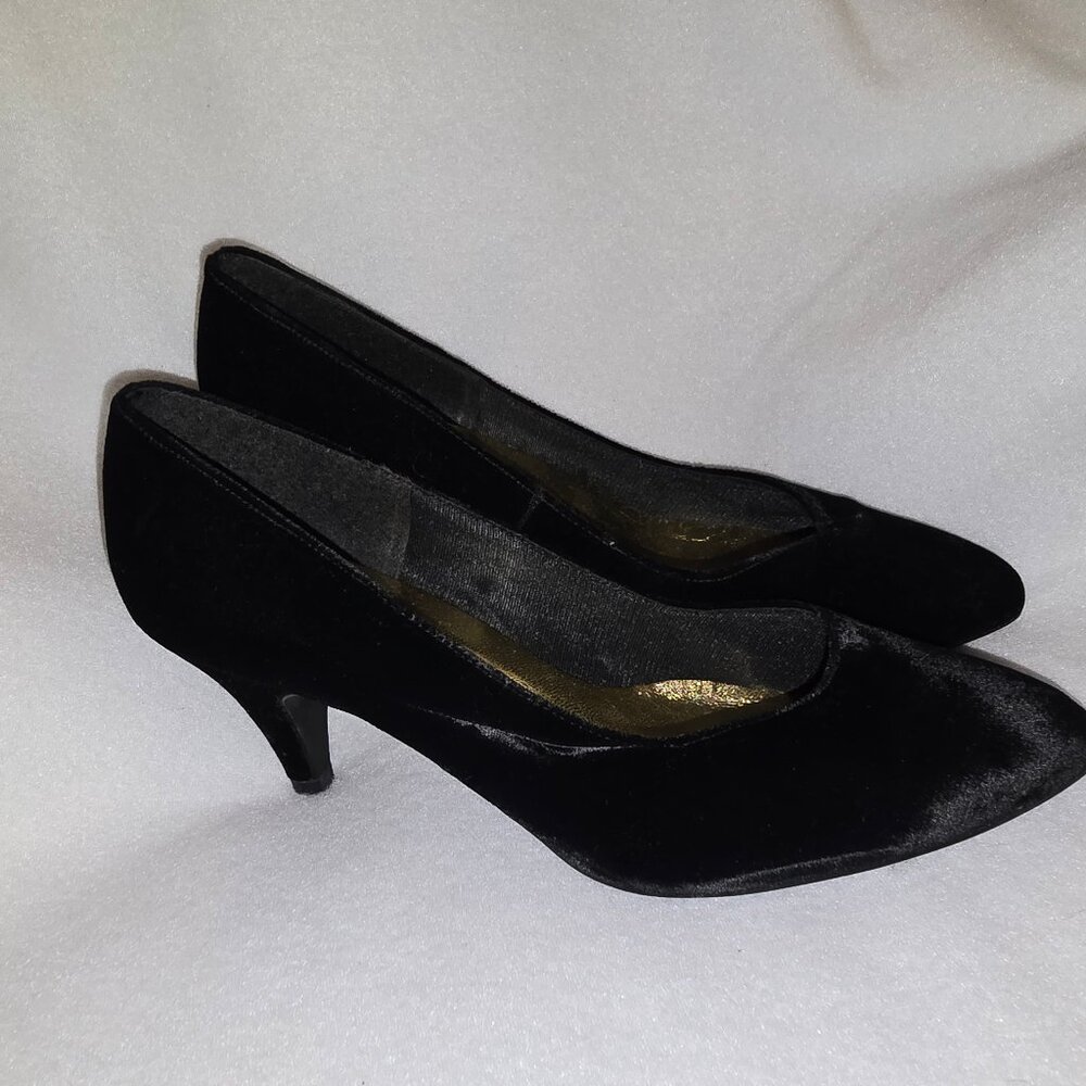 Vintage Risque Black Velvet Pumps Medium Heel Size 7.5 Medium